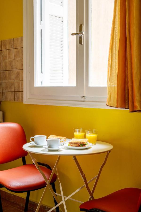 אתונה Charlie City Center Room מראה חיצוני תמונה